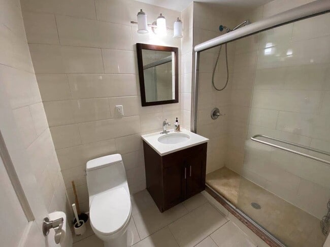 Hall Bathroom - 9411 65th Rd