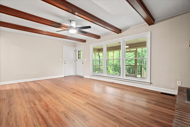 Building Photo - 511 Arbor Dr