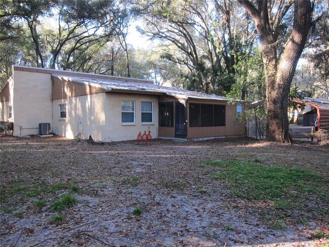 Building Photo - 208 NE 7th Pl