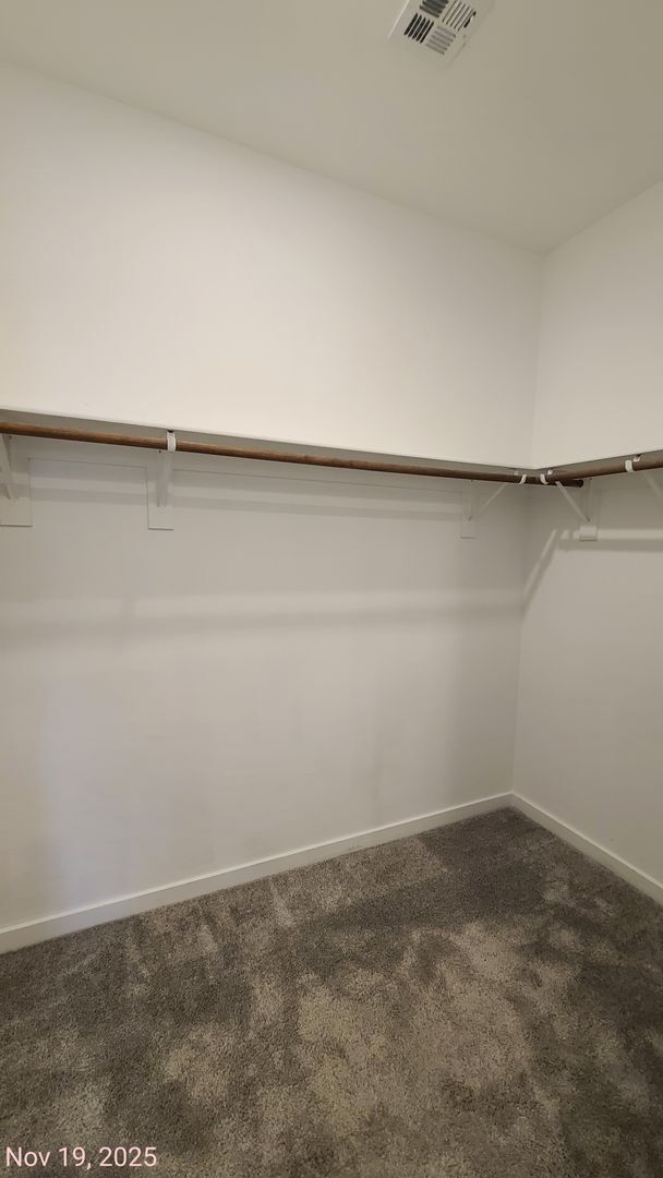 Building Photo - 3 Bedroom 2.5 Bath Townhouse