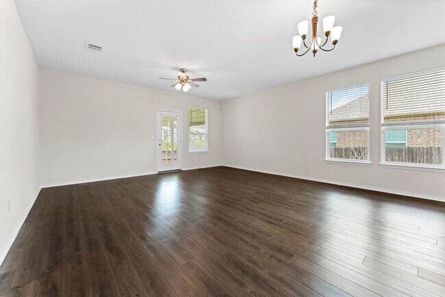 Building Photo - 633 Weizenbock Ln