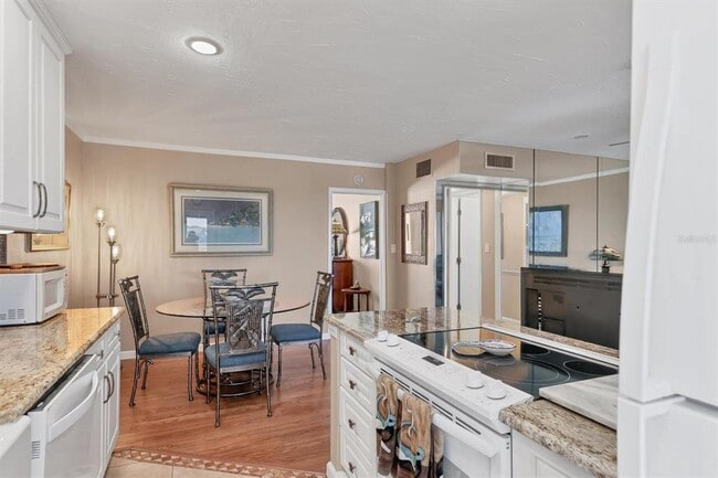 Building Photo - 761 John Ringling Blvd