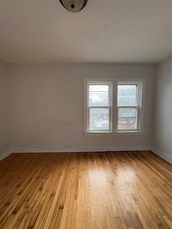 Building Photo - 364 Floral Ave