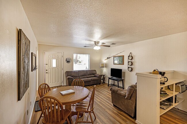 Building Photo - 62 Curlew Pl