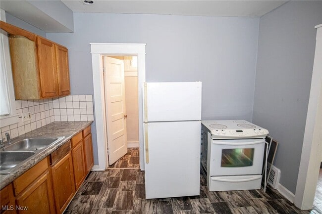 Building Photo - 276 Wildwood Ave