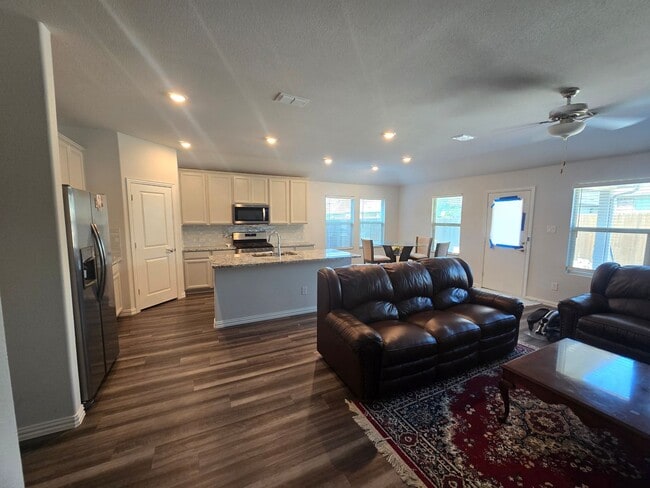 Building Photo - Fantastic in Fate!