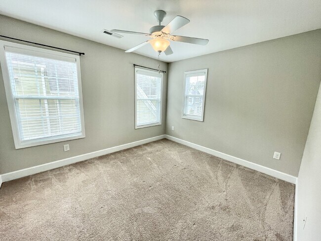 Building Photo - 3 bed, 2.5 bath Nest with Bonus Room in Anderson Creek