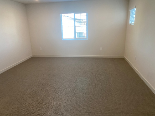 Building Photo - 653 Barrett Lk Rd