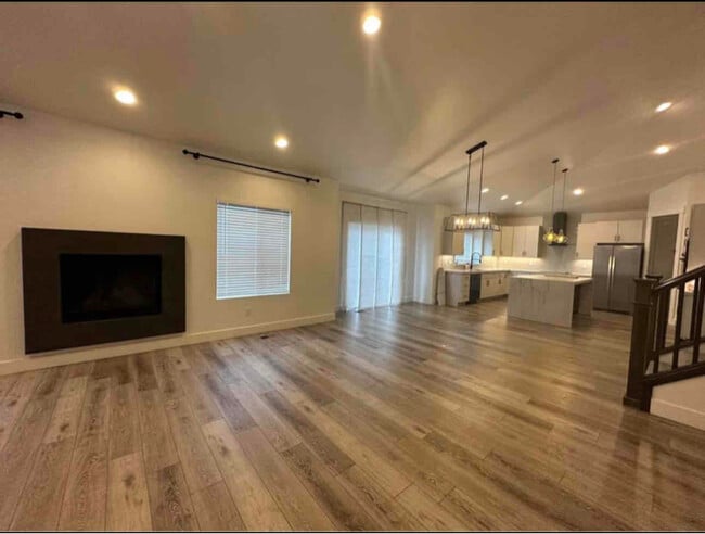 Building Photo - 8324 S Jayson Bend Dr