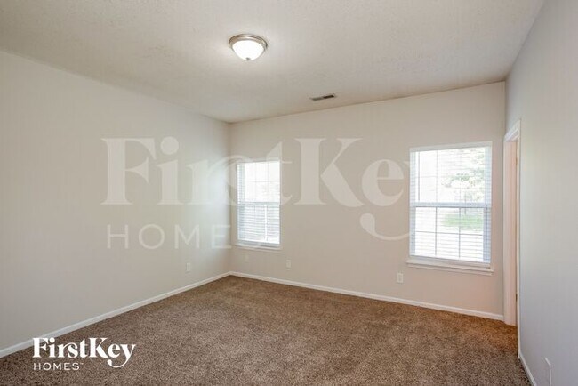 Building Photo - 15541 Outside Trail