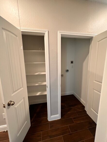 Linen / Laundry - 4822 Falls St