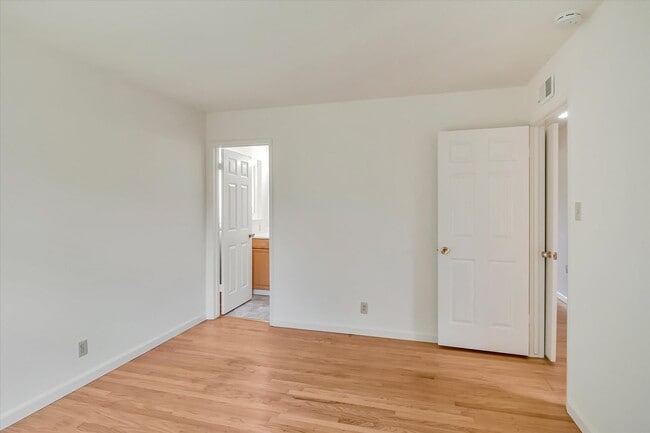 Building Photo - 754 Yale Ln