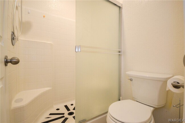 Building Photo - 2911 Country Club Dr