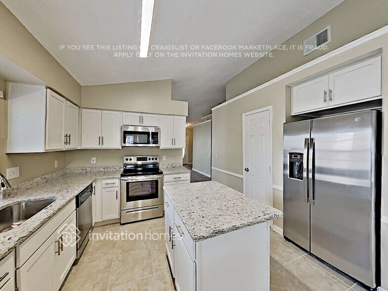 Building Photo - 896 Garden Glen Loop