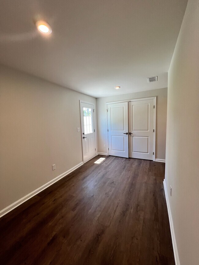 Building Photo - 7132 Capstan Ter