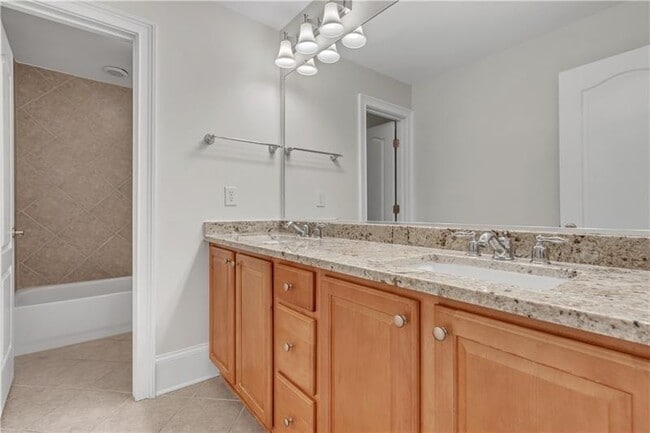 Building Photo - 2762 Durham Dr NE