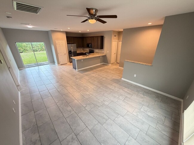 Building Photo - Available now!! Adorable 3 Bedroom / 2 Bathroom Home in Palm Bay!!