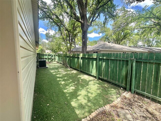 Building Photo - 11407 Bristle Oak Trail