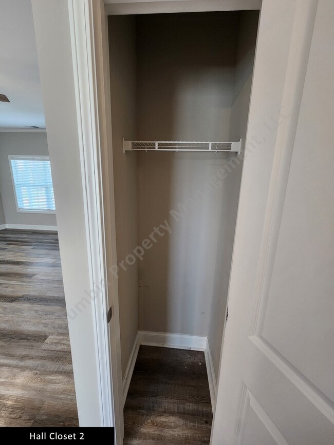 Building Photo - 2185 Ridgeway Rd