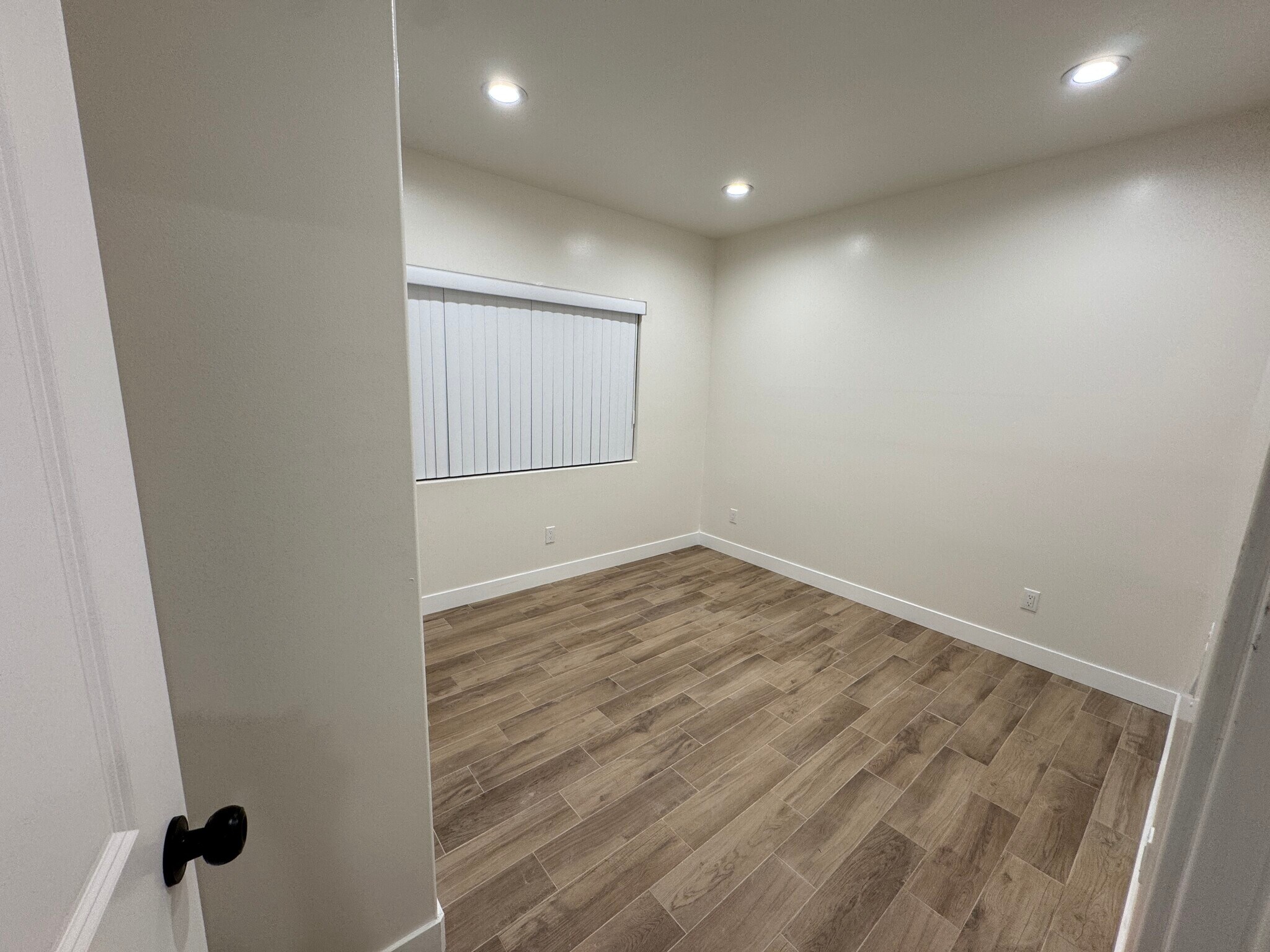 Building Photo - 4618 W Roy Cir