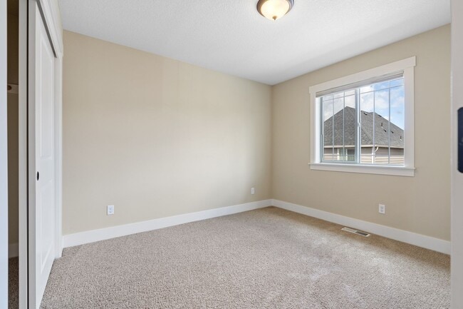 Building Photo - Bright & Beautiful Home in Bethany Creek Falls - 4 Bedroom/2.5 bath
