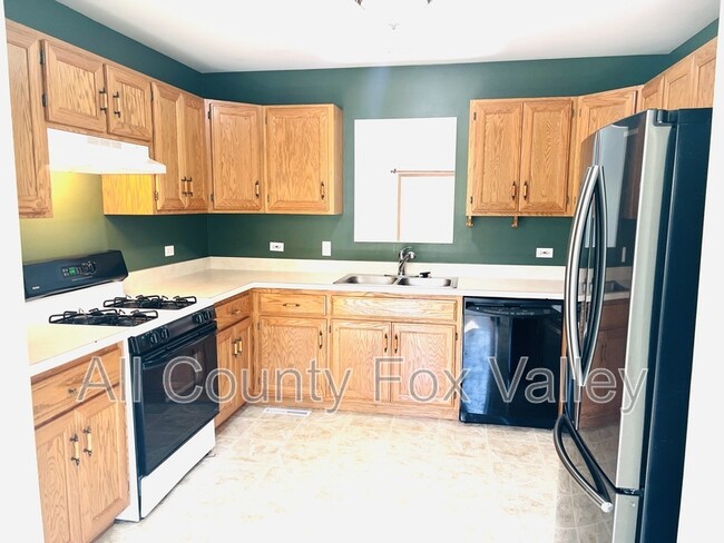 Building Photo - 16018 Fairfield Dr