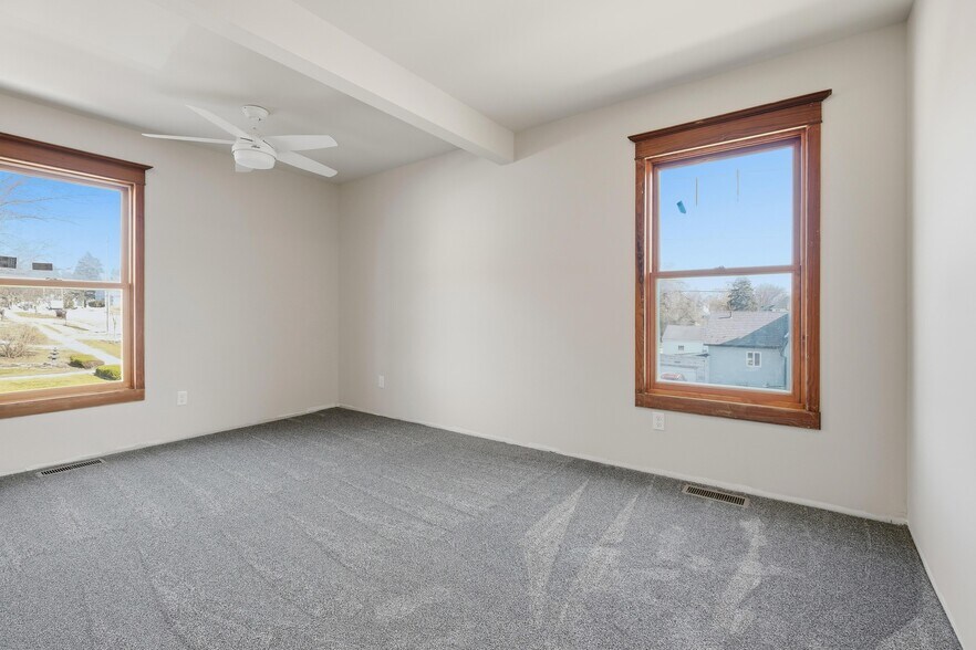 Building Photo - 808 W Main St