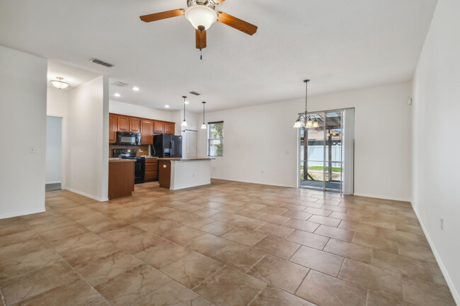 Building Photo - 1232 Canyon Oaks Dr