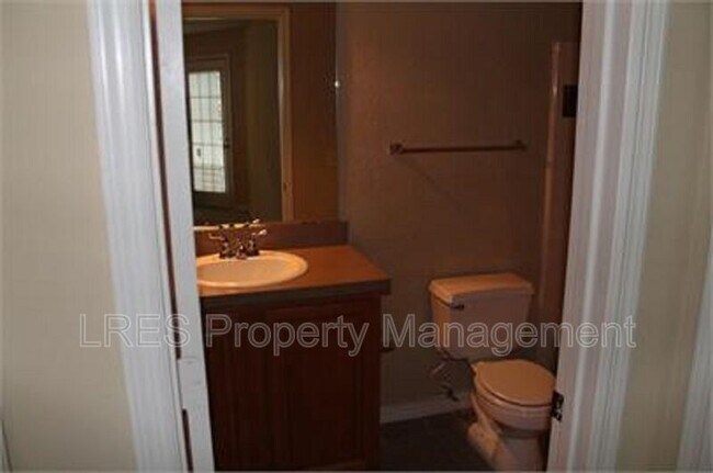 Building Photo - 5992 Westgate Dr