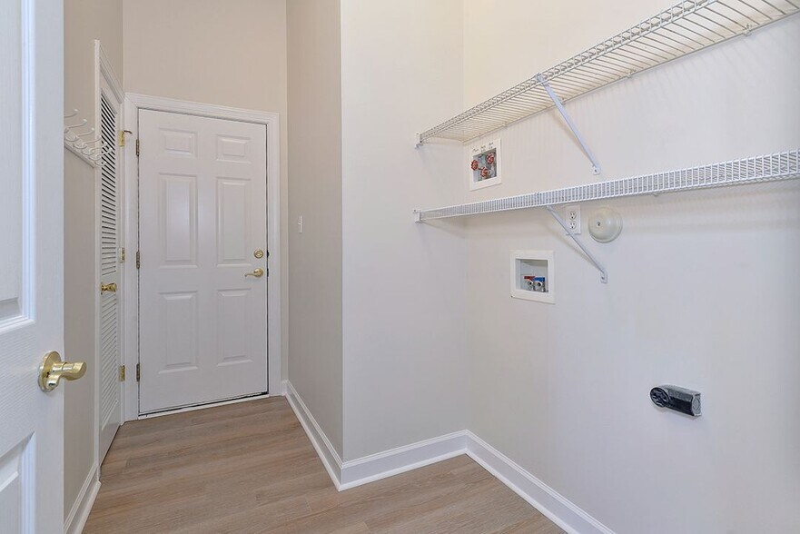 Building Photo - 6356 Glen Wilton Ln