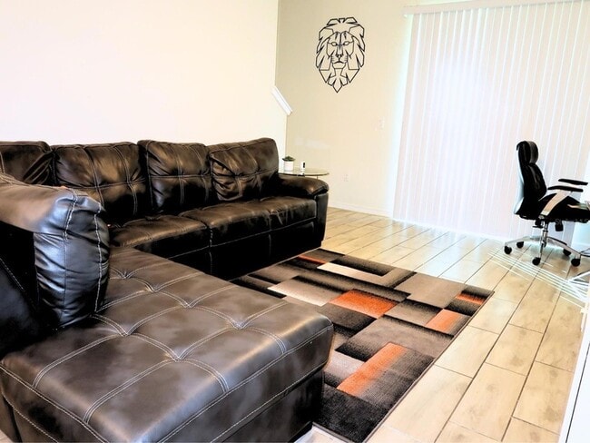 Building Photo - 9114 Tecumseh Dr