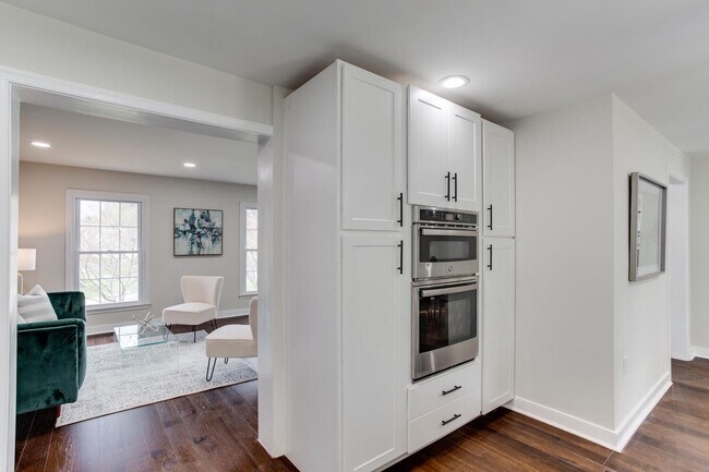 Building Photo - Fabulously Renovated 4 Bedroom, 3.5 Bathroom Home In Close in Potomac!!