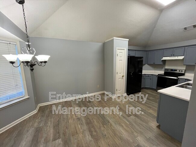 Building Photo - 6986 Parkbrook Ln