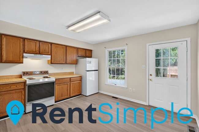 Building Photo - 300 N Rappahannock St
