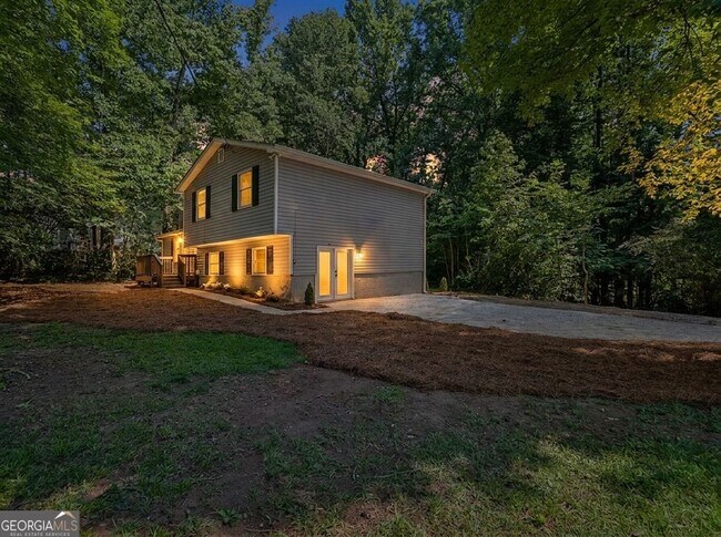 Building Photo - 1909 Suwanee Valley Rd NW