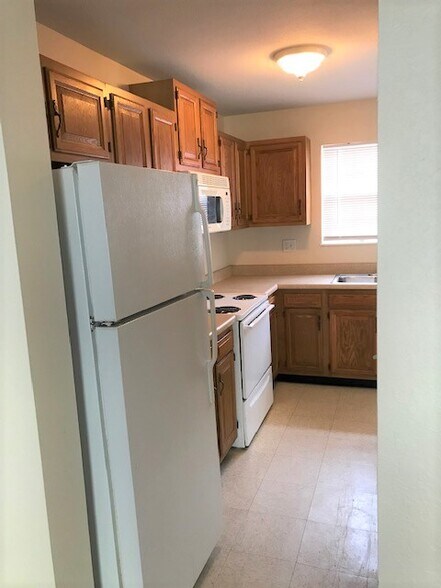 Building Photo - 423 George St