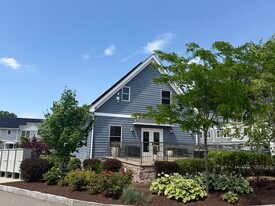 Building Photo - Meadowbrook Commons