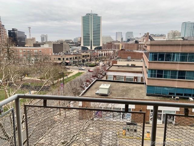 Building Photo - 444 Bedford St