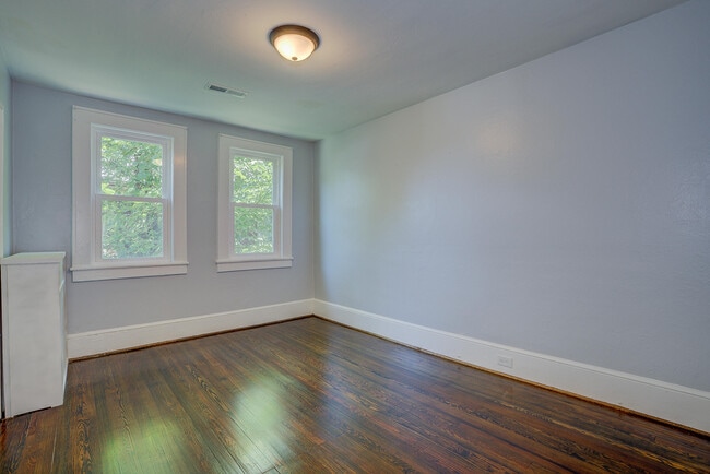 Building Photo - 1414 Hamilton Terrace SE