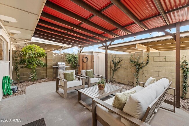 Building Photo - 8107 E Vista Dr