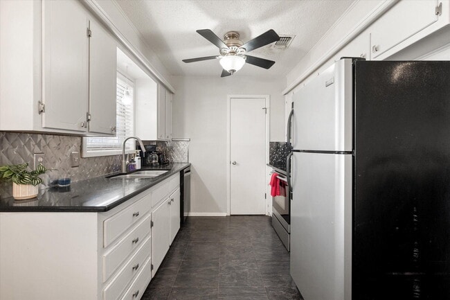 Building Photo - 4803 8th St