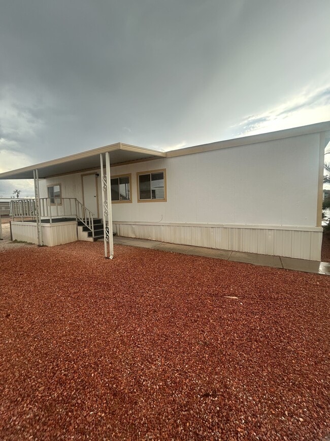 Building Photo - 3601 E Wyoming Ave