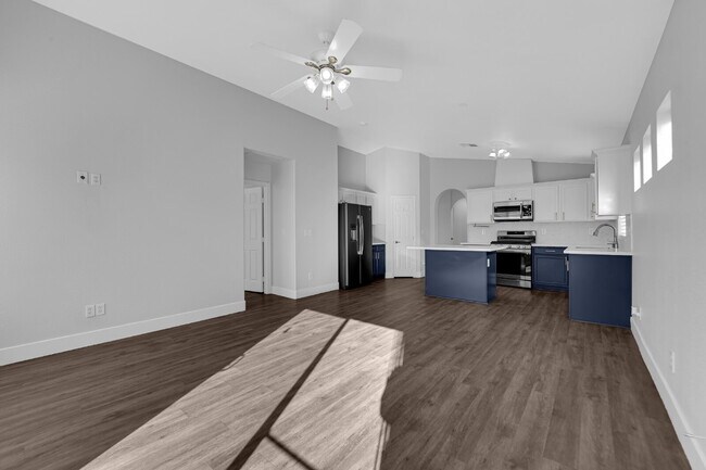 Building Photo - Charming 4-Bedroom Home in a Quiet Las Vegas Community!