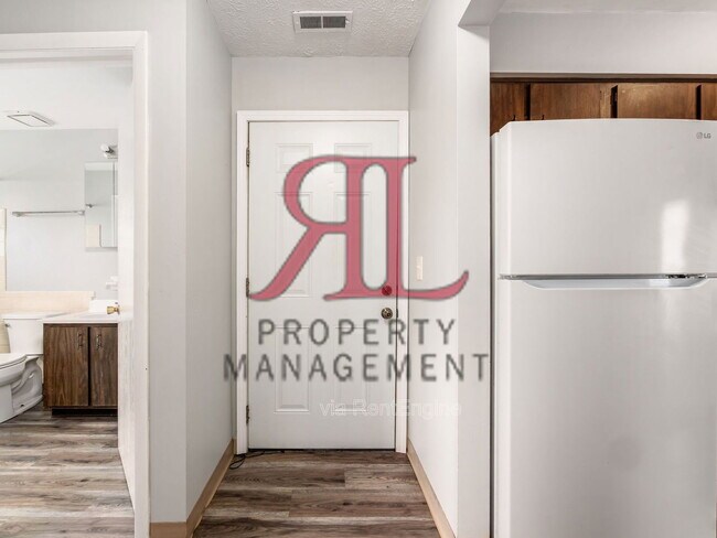 Building Photo - 155 N 17th St