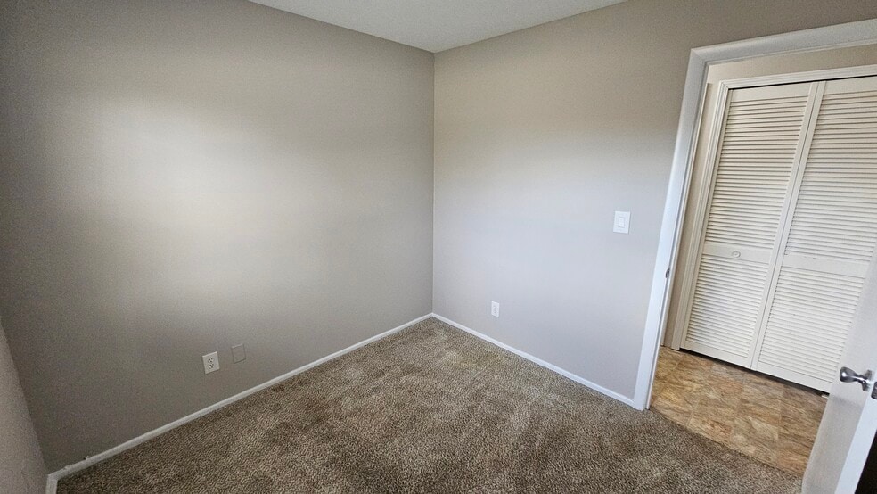 Bedroom 3 - 5219 Garden Green Way