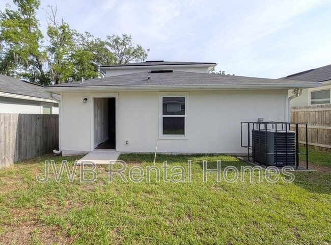 Building Photo - 8742 Cocoa Ave