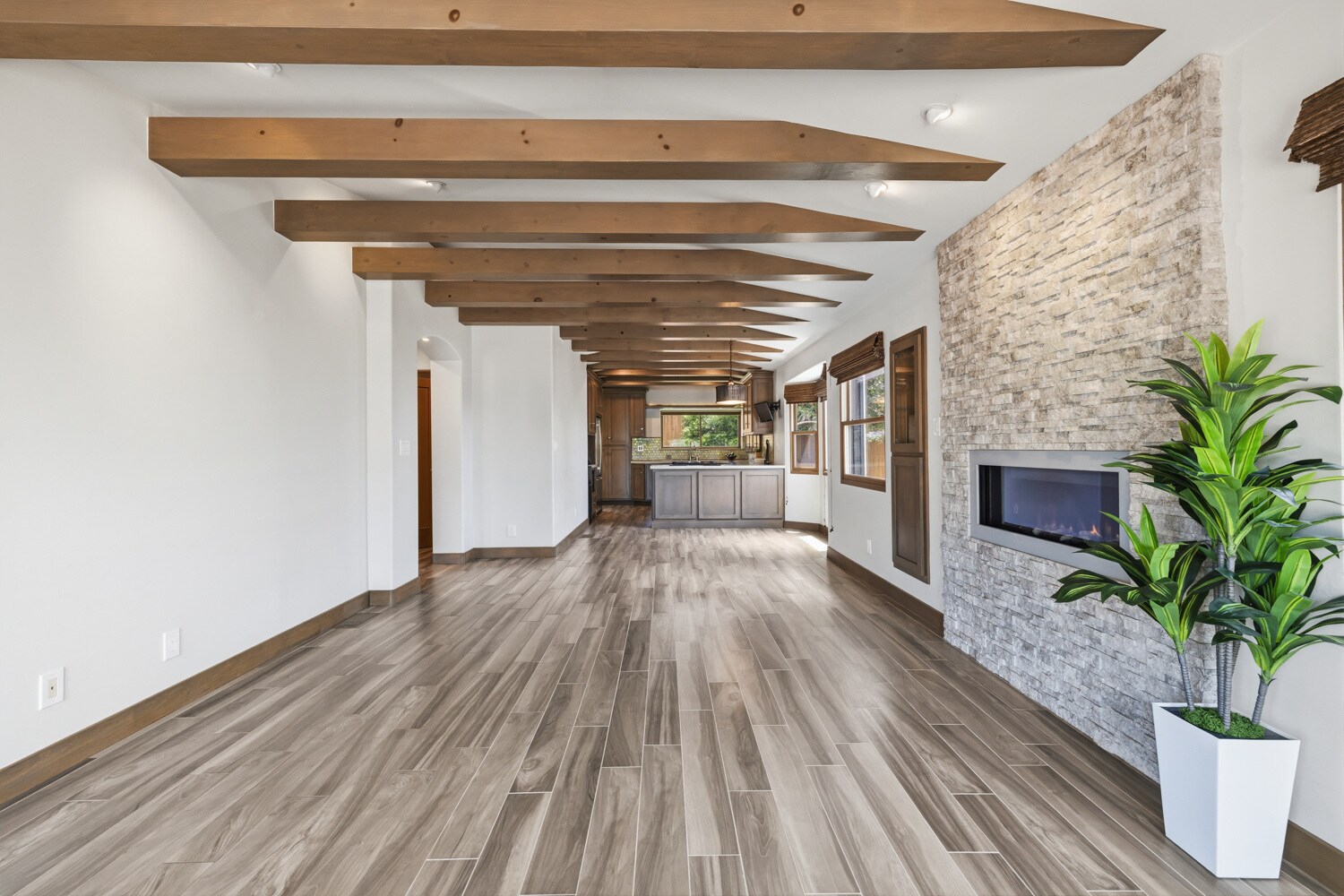 Building Photo - 173 W Avenida Alessandro