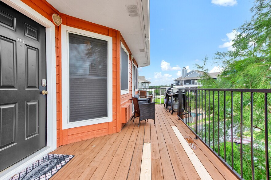 Building Photo - 2164 Tanglewood Blvd