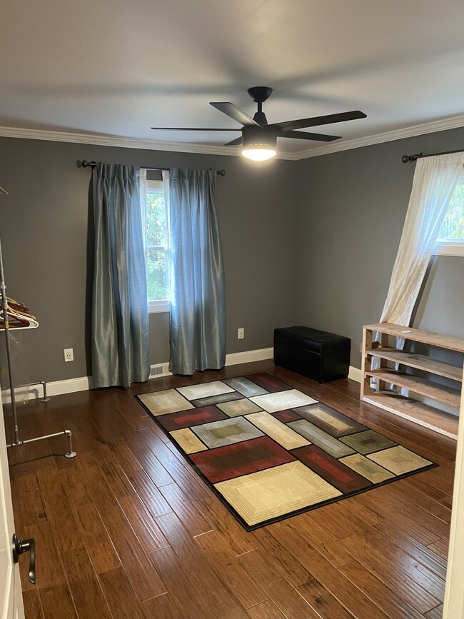 Building Photo - 104 Terrace Cir