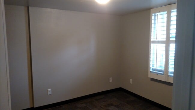 Building Photo - 15th